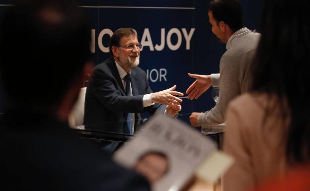 Rajoy y la doctrina Umbral: sólo habla de su libro