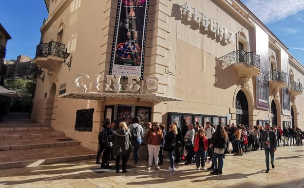 'Dolor y Gloria' se proyecta hoy en el Albéniz gratis con la presencia de Banderas como antesala a los Goya