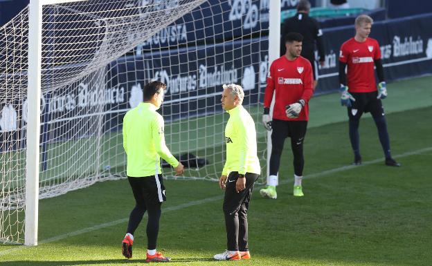 El Málaga, con dos citas en tres días para afianzar al técnico interino