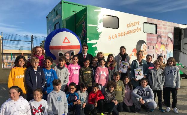 Casi medio millar de escolares de ocho colegios de la provincia se suben al bus de la prevención