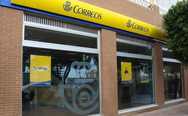 Más de 5.000 aspirantes de Málaga se presentan este domingo al examen de las oposiciones de Correos