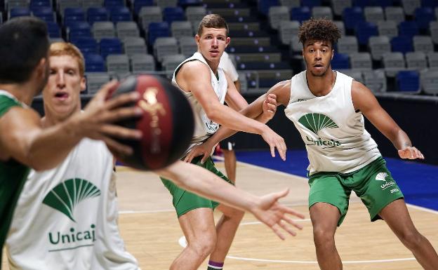 Ismael Tamba debut de forma brillante en la Lig ACB