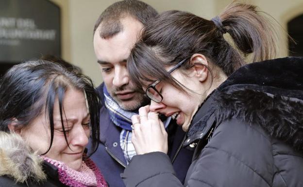Un 'mosso' mata a su expareja con el arma reglamentario tras meses de acoso para que volvieran juntos