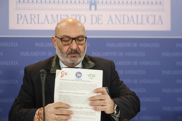 Cs se desmarca del PP al rechazar la aplicación del 'pin parental' y Vox recuerda que lo firmó