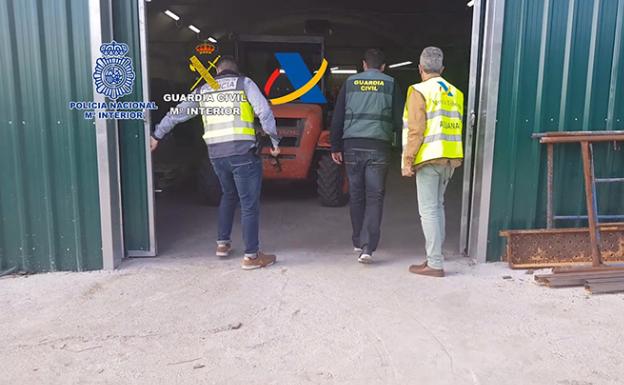 Desarticulada en Sedella una organización dedicada a la fabricación clandestina de cajetillas de tabaco de reconocidas marcas