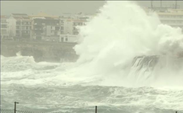 Muere al quedar atrapado en un invernadero tras una fuerte granizada en Níjar