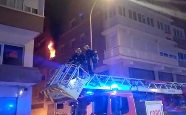 Se refugian en la azotea tras registrarse un incendio en una vivienda de Churriana