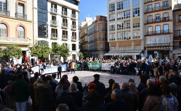 Más de 300 personas protestan en Málaga por los recortes en la sanidad pública
