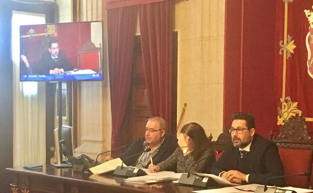 El pin parental deriva en que el PSOE no le ha pedido disculpas a Pomares