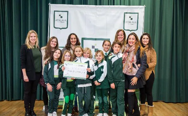 Niños del colegio Atalaya de Estepona donan fondos para la Casa Global Gift