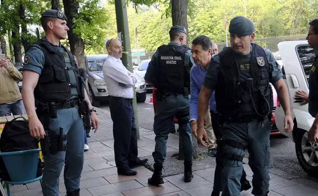 Anticorrupción pide 8 años de cárcel para Ignacio González por el saqueo del Canal de Isabel II
