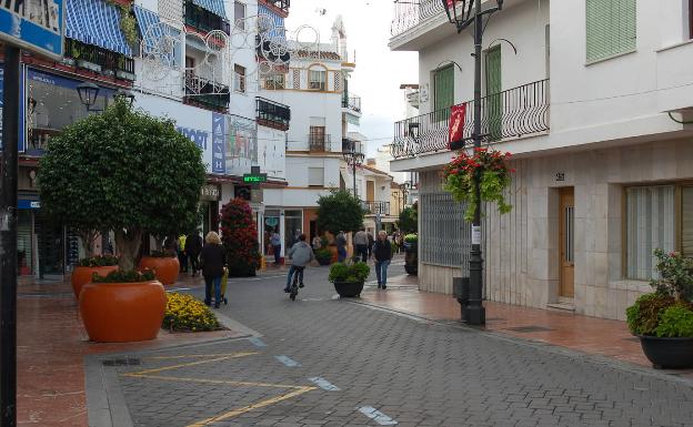 Estepona regula el tráfico de vehículos de movilidad personal en el casco antiguo
