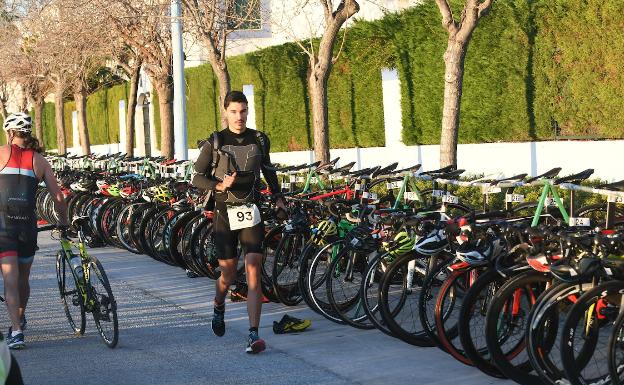 Emilio Martín y Sandra Schekel se imponen en el Duatlón de Marbella