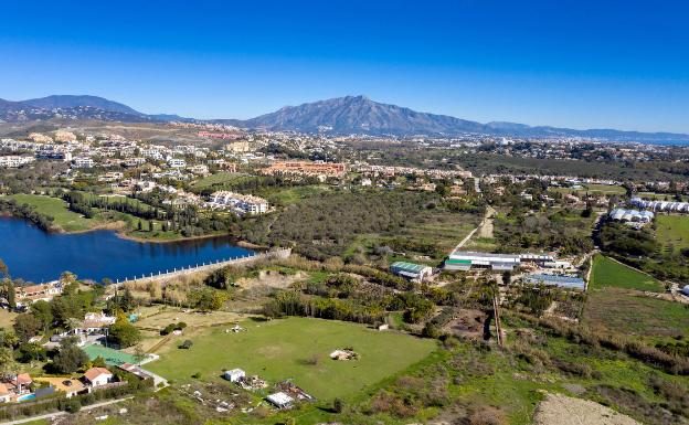 El Ayuntamiento de Estepona impulsa la construcción de un puente entre Cancelada y Bel-Air