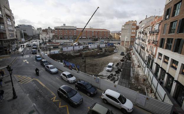 El corte de la calle Prim en Semana Santa complica el recorrido de nueve cofradías