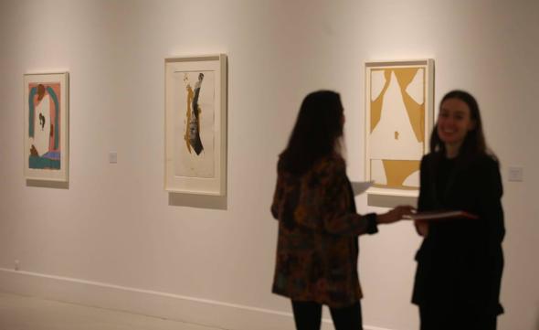 El collage de piezas abstractas de Motherwell se instala en el CAC