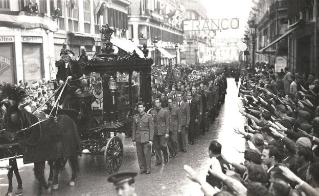 La tumba de la desmemoria