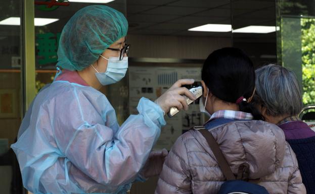 La OMS advierte de que el coronavirus no tendrá vacuna hasta, al menos, un año y medio