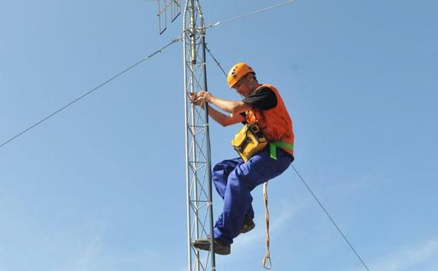 Los instaladores reciben un aluvión de peticiones para adaptar las antenas de TDT en Málaga