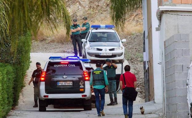 La Guardia Civil sostiene que la lejía pudo borrar la sangre en el caso de Dana Leonte