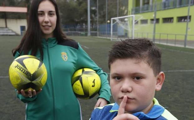 «¡Callad y dejad a la árbitra tranquila de una vez! ¿No veis que está llorando?»