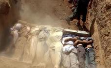 El Ejército sirio descubre una fosa con decenas de civiles ejecutados a las puertas de Damasco