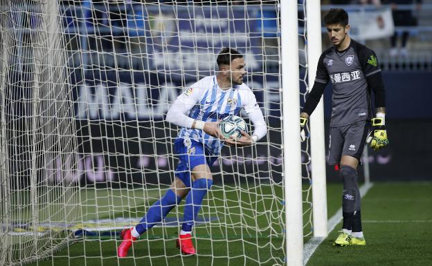 Los penaltis fortalecen al Málaga