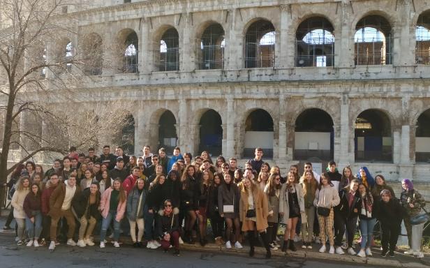 Estudiantes del Santa Rosa de Lima regresan antes de su viaje por Italia por la crisis del coronavirus
