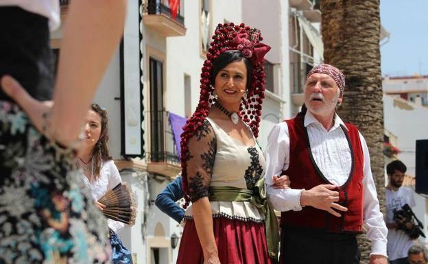 Organizan talleres sobre vestimenta para Ronda Romántica