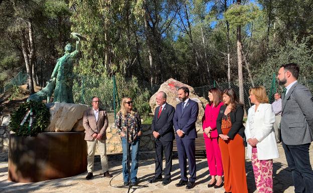 El monumento a Félix Rodríguez de la Fuente se traslada al parque del Morlaco