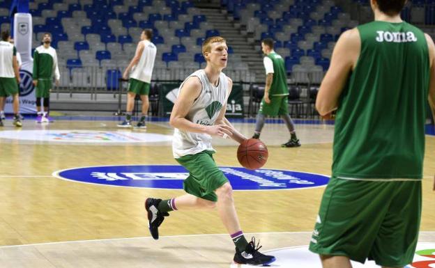 La lesión de Alberto Díaz es más grave y se duda que llegue a los cuartos de final de la Eurocup