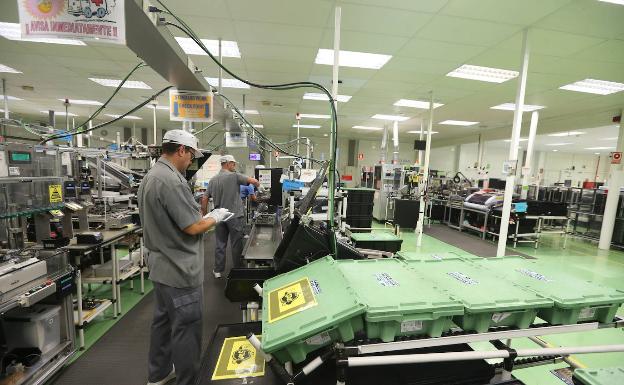 Fujitsu no aplica el ERTE por el momento y trabaja para no tener que parar la producción