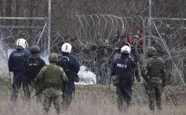 La UE cierra filas con Grecia sin criticar su respuesta a la crisis migratoria