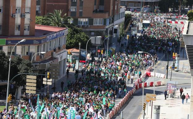 Más de cinco mil personas en la manifestación de Málaga contra el decreto de escolarización de la Junta