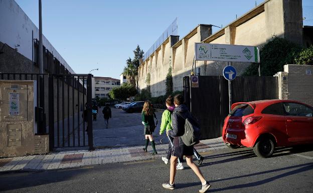 Estudiantes y padres del Santa Rosa de Lima lanzan un mensaje de tranquilidad