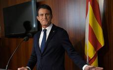 Valls coquetea con un retorno a la escena política francesa