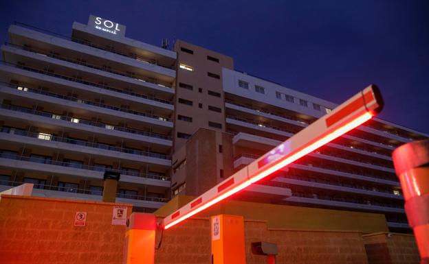 Nueve turistas, aislados en un hotel de Torremolinos al dar positivo por coronavirus