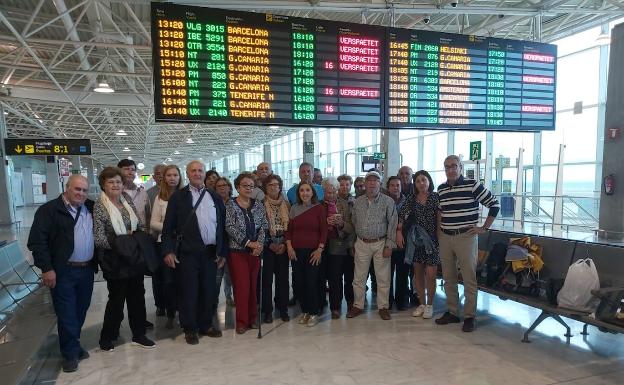37 jubilados malagueños pasan 12 horas atrapados en el aeropuerto de Fuerteventura