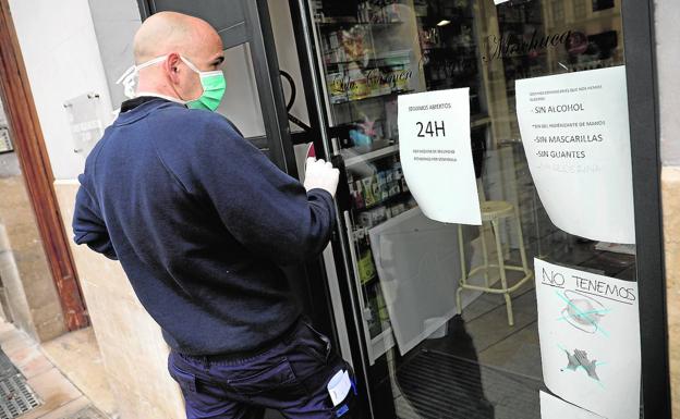 Aluvión de quejas de trabajadores desprotegidos en sectores críticos como sanidad o comercio