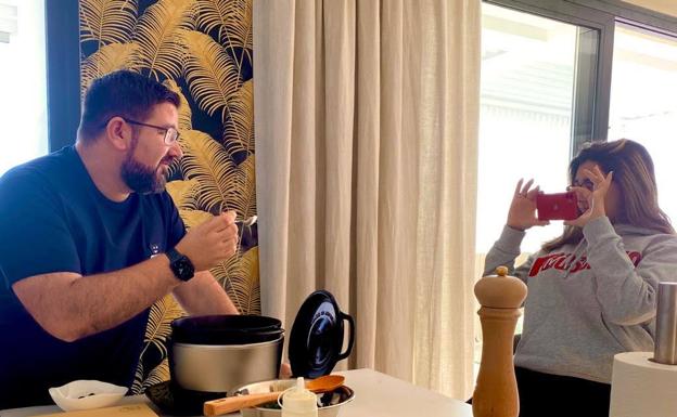 Dani García: «De repente hay que pararlo todo, pero tengo la oportunidad de estar cada día con mis hijas»