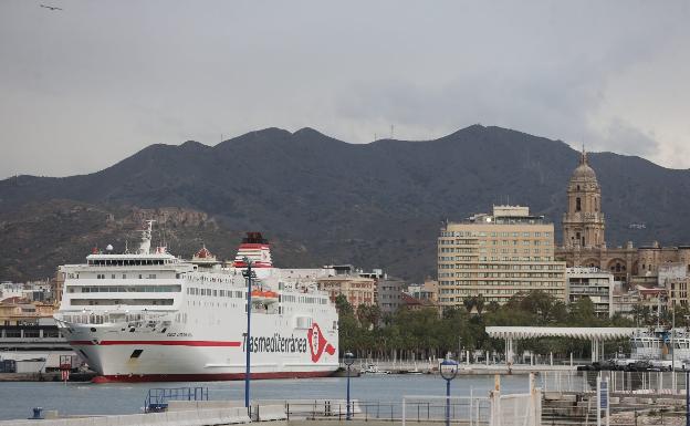 El Puerto de Málaga corta las conexiones de pasajeros con Melilla