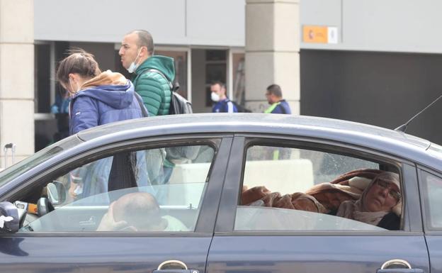 «Hemos pasado la noche tirados en la estación del Melillero»