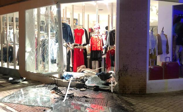 «¡Deja el coche, deja el coche que nos pillan!»