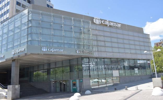 Cajamar apoya a empresas y autónomos del sector turístico