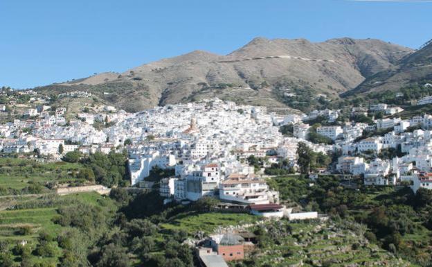 Canillas de Aceitunos reduce el horario de apertura de los establecimientos locales para evitar los contagios