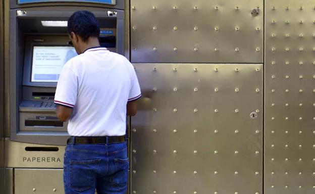 Cajamar no cobrará por sacar dinero en cajeros de otras entidades durante el estado de alarma