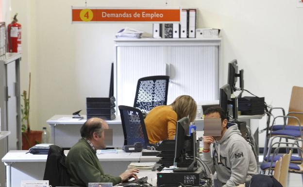 Los afectados por ERTE no tienen que hacer ningún trámite en el SEPE para acceder al paro