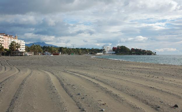 Denunciados por tener sexo en una playa de Estepona durante la cuarentena
