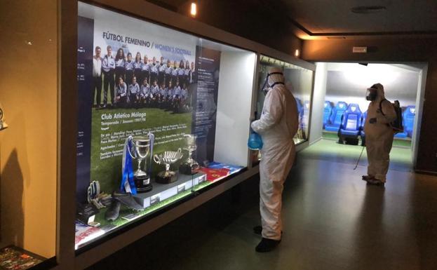 La Rosaleda, desinfectada frente al coronavirus