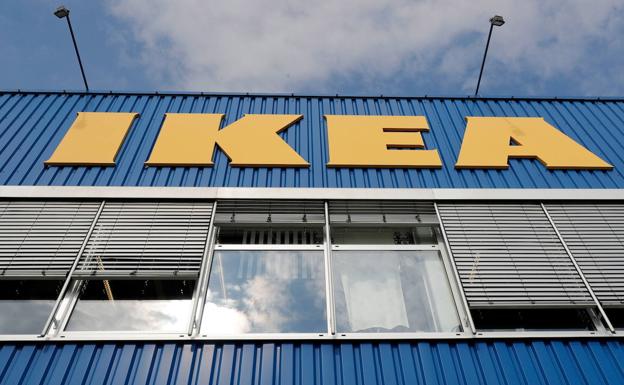 La tienda de Ikea en Málaga dona ropa de cama y material sanitario al Clínico y al Regional